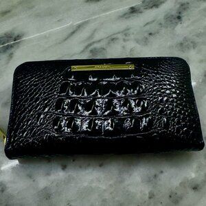 Black Brahmin "Suri" full size zippered wallet